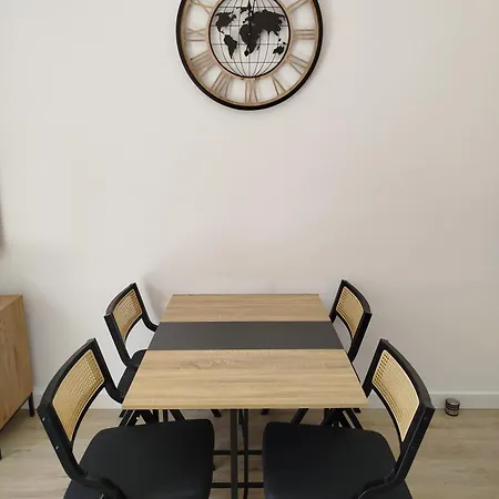 Grand Avec Terrasse Apartmán