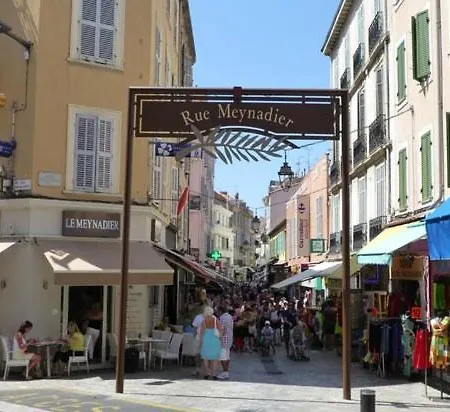 Grand Avec Terrasse Apartmán