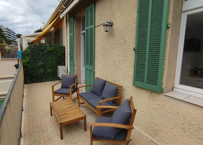 Grand Avec Terrasse